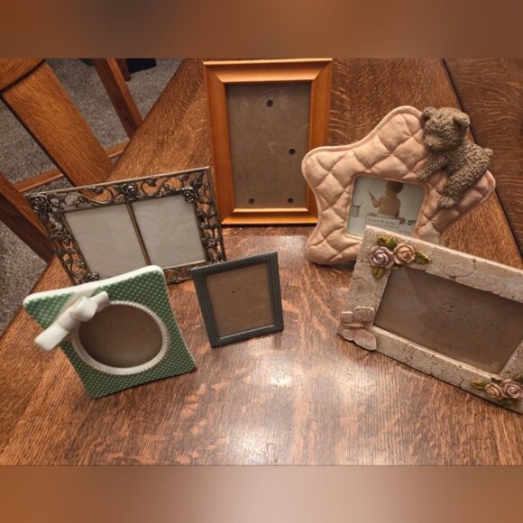 Vintage Fetco 4 1/2" x 6" Gold Metal Photo Tabletop Picture Frame - Picture 7 of 7